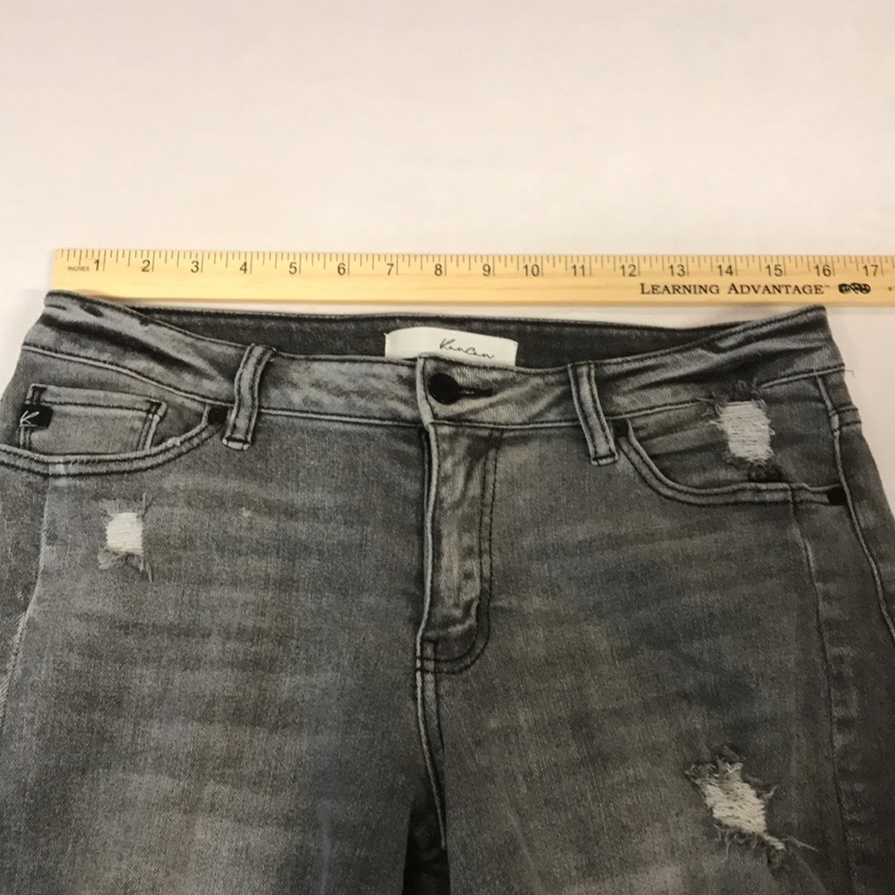 Kancan bermuda shorts 9/28 gray fringed hem  stretch distressed 10” inseam - Picture 7 of 9